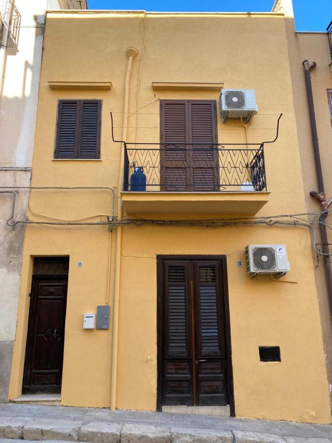 Appartamento Nel Cuore Di Castellamare Del Golfo カステッランマーレ・デル・ゴルフォ エクステリア 写真
